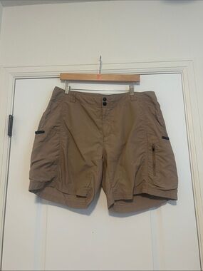 REI Khaki Cargo Style Shorts Size 16 UPF 50